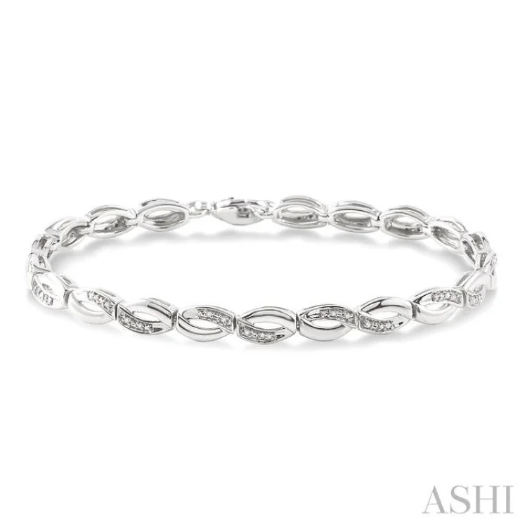 women's initial necklace-1/6 Ctw 'FIG 8' Shape Single Cut Diamond Bracelet in Sterling Silver