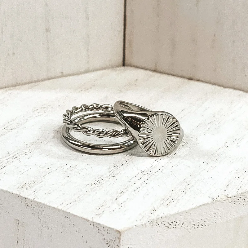 women's interlocking ring-Set of 2 | Rounded Sunburst Ring Set in Silver Tone