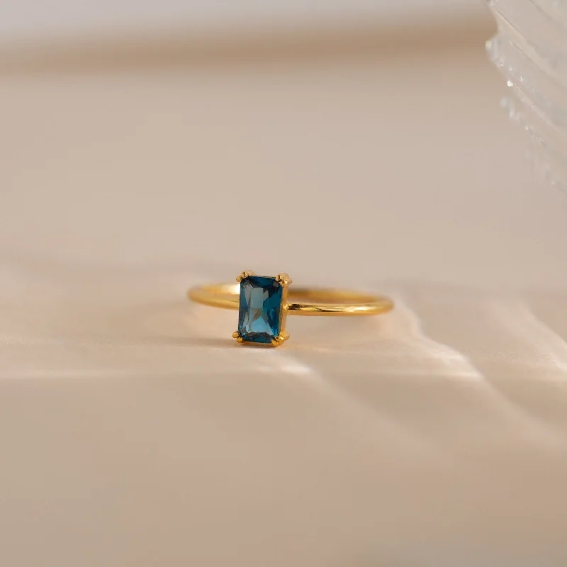 women's amethyst ring-Blue Topaz Emerald Ring